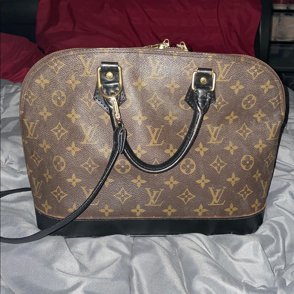 ✅AUTHENTIC✅LOUIS VUITTON ALMA PM